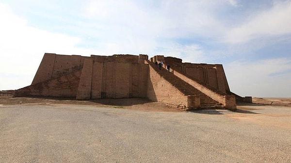 Eridu'nun Babil şehri hakkındaki Eski Ahit hikayelerine ilham vermiş olabileceği ve şehrin önemli kulesinin hikayede bahsedilen orijinal Babil Kulesi olabileceği yaygın bir düşüncedir.