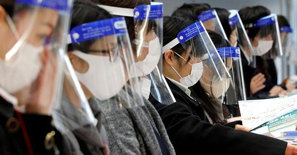 Ancak aynı şey Japon halkı için geçerli değil. Japonya, 2020 yılında dünyayı etkisi altına alan Covid-19 pandemisi sırasında en sıkı önlemleri alan ülkelerden biriydi.