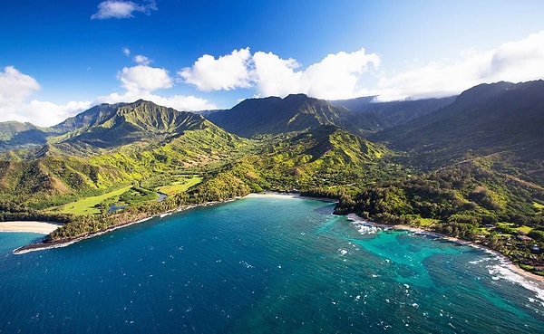 8. Как называется полоса земли вдоль большого водоема?