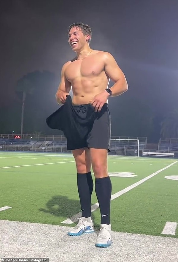 Последнее видео появилось через пару недель после того, как сын звезды "Терминатора" сам получил роль в кино.