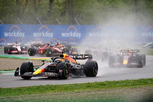 Formula 1 izleyicilerinin heyecanla beklediği Imola GP kötü hava koşulları sebebiyle iptal edildi.
