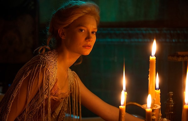 3. Вы вызывали в детстве Пиковую даму? Гадаете ли вы на картах, на свечах?