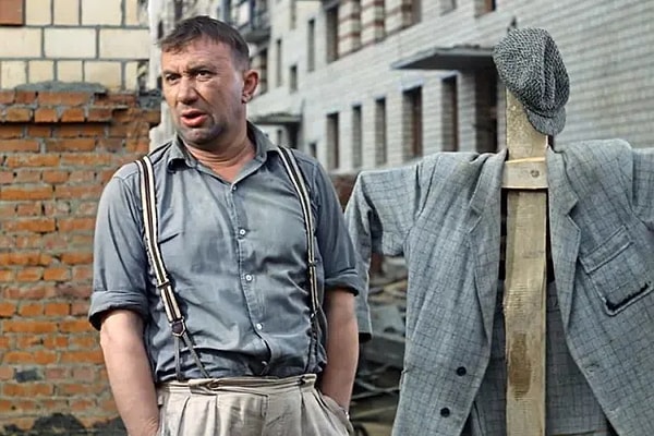 5. Помните имя этого героя из картины «Операция «Ы» и другие приключения Шурика»?