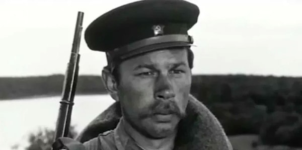 9. Как звали этого героя фильма «А зори здесь тихие»?