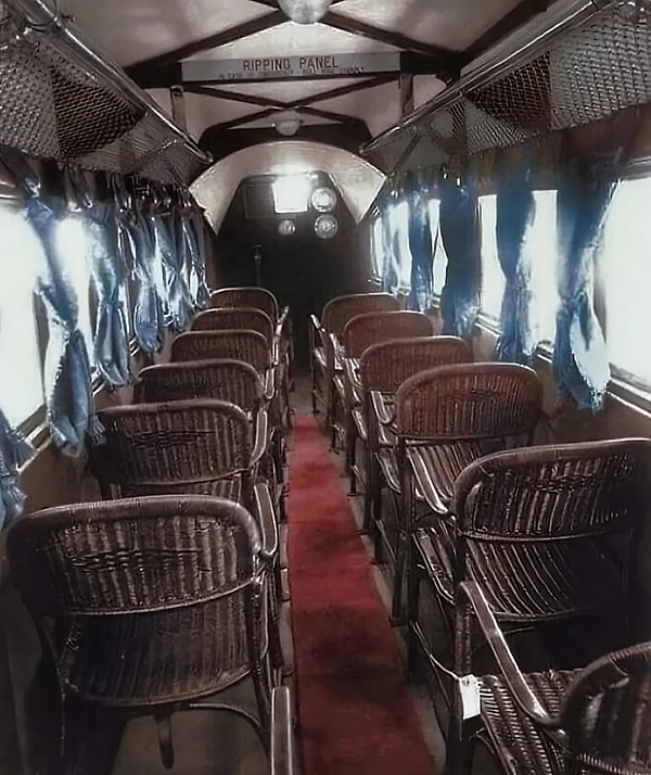 Интерьер коммерческого самолета British Imperial Airways. (1936)