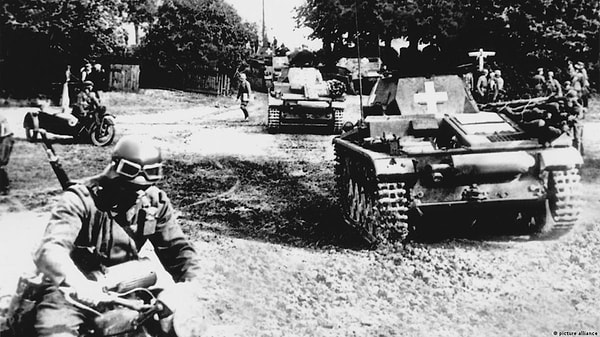 2. Какое событие принято считать началом Второй мировой войны?