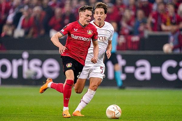 İlk karşılaşması 1-0 Roma üstünlüğünde sona eren karşılaşmanın rövanşı Almanya'daydı. Bayer Leverkusen ile Roma arasında oynanan rövanş maçı 0-0 berabere bitti.