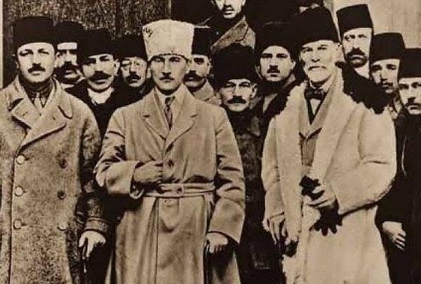 Vahdettin'in Mustafa Kemal Paşa'ya verdiği görev Samsun bölgesinde kalıp çetelerin faaliyetlerini durdurması ve asayişi sağlamasıydı. Paşa ise hiç zaman kaybetmeden Samsun'dan aşağı doğru inerek Amasya yönüne ilerledi. Kısa zaman sonra İngilizler, Saray'a bir uyarı göndererek Mustafa Kemal Paşa'nın derhal İstanbul'a geri çağrılmasını istediler.