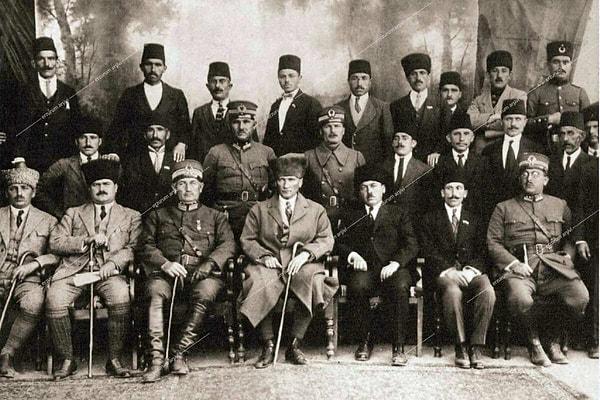 Amasya'nın ardından Erzurum'a geçen Mustafa Kemal Paşa'nın Anadolu'da yeni bir direniş filizlendirmeye çalıştığı artık ortaya çıkmıştı.