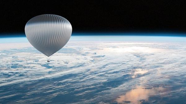 Zephalto şirketi, yeryüzünden 25 kilometre yükseliğe çıkacak ve dünyayı ‘tabak gibi’ görme imkanı sağlayacak olan balon ‘Celeste’de yalnızca atmosfer olarak değil, en üst düzey yeme-içme deneyiminin de yaşanacağını aktardı.