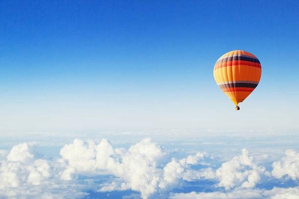 Şirket yetkilisi Farret d’Asties, kapsül balon ‘Celeste’nin 25 kilometre yüksekliğe çıkacağını ve yolculuğun 90 dakika civarında süreceğini aktardı.Avrupa Havacılık Güvenliği Ajansı’ndan onay aldıklarını ileten yetkili, 2024 başında uçuşların gerçekleşmesini beklediklerini dile getirdi.