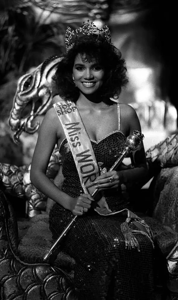 Холли Берри в 19: