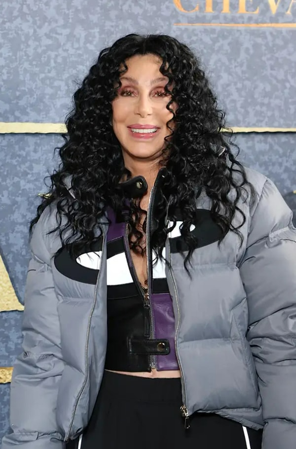 17. Шер сейчас в 76: