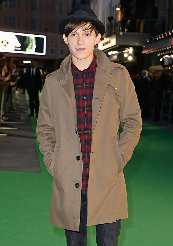 Том Холланд в 19: