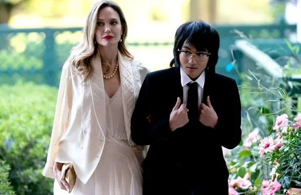 21. Анджелина Джоли сейчас в 47: