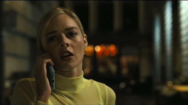 8. Scream 6 (2023) filminin açılış sahnesindeki Laura karakterini Samara Weaving canlandırıyor.