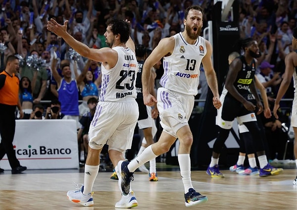 Real Madrid, Barcelona’yı 78-66 mağlup ederek finalde Olympiakos’un rakibi oldu.