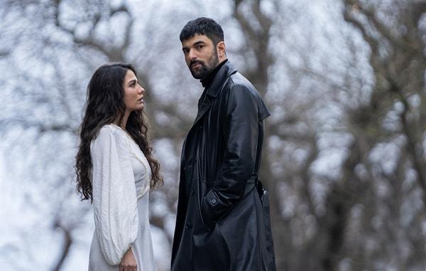 Başrollerinde Demet Özdemir ve Engin Akyürek'in yer aldığı FOX TV'nin yeni sezon dizisi Adım Farah her çarşamba günü izleyiciyi ekran başına kitlemeyi başarıyor.