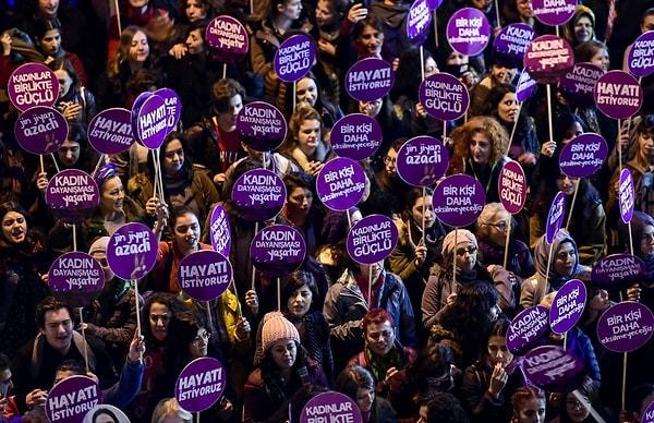 Sol Feminist Hareket, iktidar cephesinden gelen kadını hedef alan politikalar ile söylemlere karşı bir bildiri hazırladı.