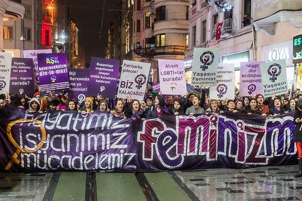 Sol Feminist Hareket, 28 Mayıs Pazar günü yapılacak 2. tur Cumhurbaşkanlığı seçimleri içinizin kadınları oy vermeye ve sandıklara sahip çıkmaya çağırdı.