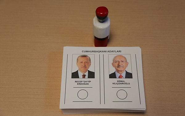 14 Mayıs seçimlerinde cumhurbaşkanlığı seçiminin Recep Tayyip Erdoğan ve Kemal Kılıçdaroğlu arasında ikinci tura kalmasıyla birlikte bizim gözlerimiz 28 Mayıs tarihine dikildi, yurt dışında yaşayan gurbetçiler ise bugünden başlayarak 24 Mayıs'a kadar ilgili yerlerde oy kullanabilecek.