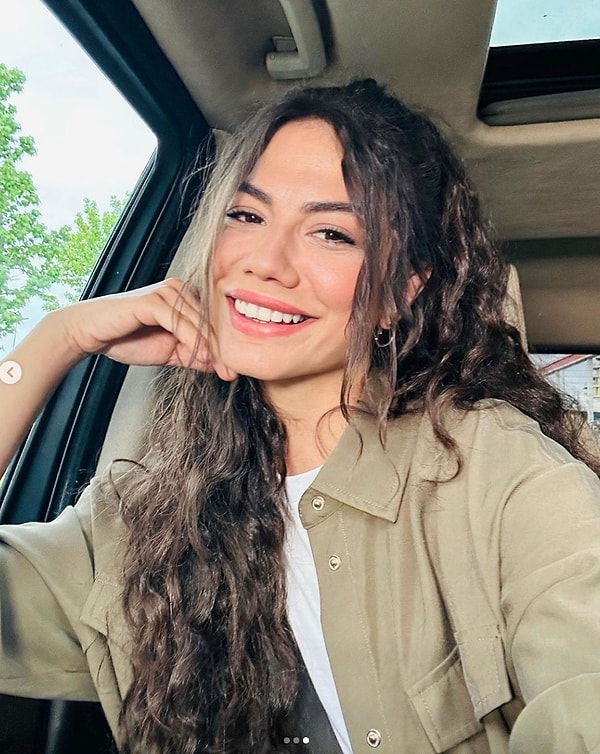 4. Demet Özdemir'in "🌞 Güneş yerinde herşey yolunda 🌞" açıklamasıyla paylaştığı fotoğrafı beğeni topladı.