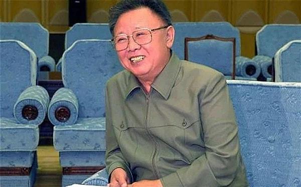 Kim Jong-nam Disneyland'a gitme isteğinden dolayı bir kapitalist olarak görüldü ve babasının gözünden düştü.