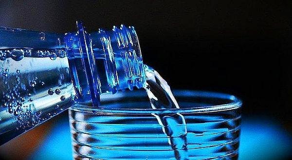 6. Günde 6-8 bardak su içmenize gerek yok.