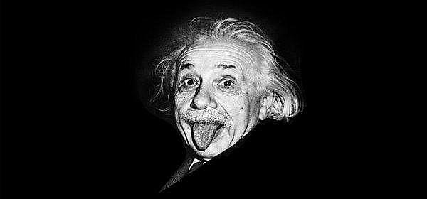 12. FBI’da Albert Einstein ile ilgili 1427 sayfalık dosya vardır.