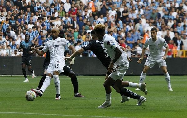 İkinci yarıya hızlı başlayan Beşiktaş, yıldız futbolcusu Gedson'un şık vuruşuyla 46. dakikada 1-0'dan geriden 1-2 öne geçmeyi başardı.