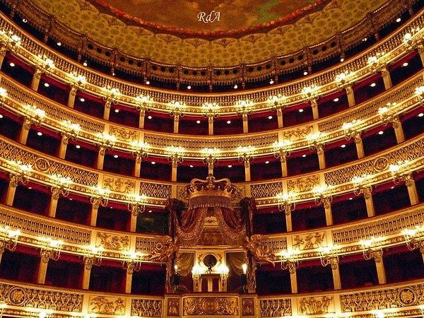 5. San Carlo Tiyatrosu – Napoli, İtalya