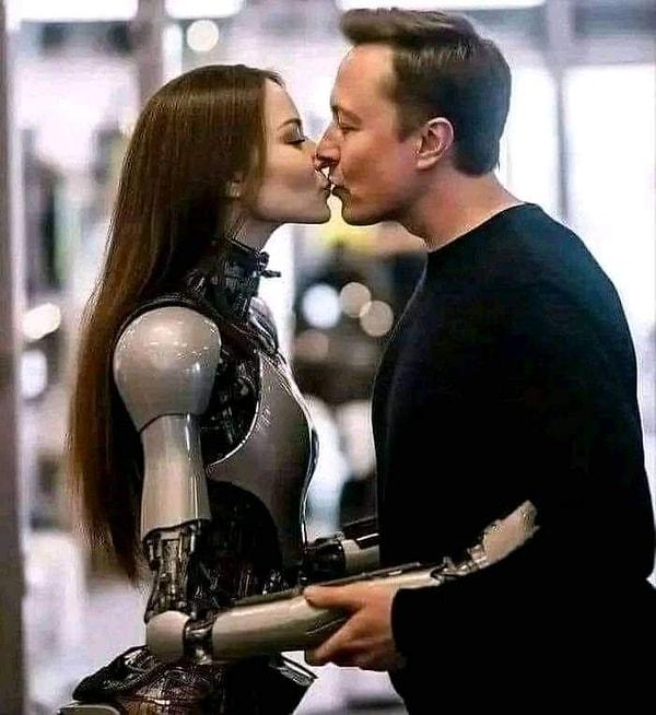 Şimdi ise robotları öptüğü, gören herkesi şaşkına çeviren fotoğraflarla gündemde.