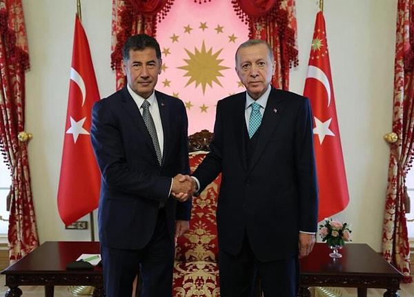 Cumhurbaşkanı Adayı Sinan Oğan'ın ikinci turda destekleyeceği isim bugün nihayet belli oldu. Oğan, oldukça uzun bir metinle Cumhurbaşkanlığı seçimlerinde Recep Tayyip Erdoğan'ı desteklediğini açıkladı.