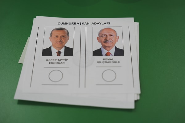 Buna göre, 24 Mayıs Çarşamba saat 21.00-21.10 arasında Cumhur İttifakı'nın cumhurbaşkanı adayı Erdoğan, 21.11-21.21 arasında ise Millet İttifakı'nın cumhurbaşkanı adayı ve CHP Genel Başkanı Kemal Kılıçdaroğlu propaganda konuşmasını yapacak.
