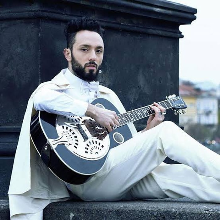 Mabel Matiz: Blending Musical Traditions with Contemporary Flair