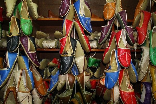 Gaziantep’in deriden üretilen el emeği yemenilerinin yani ayakkabılarının Hollywood’a uzanan yolculuğu olduğunu biliyor muydunuz?