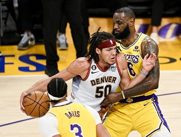 NBA play-off'larına tek karşılaşmayla devam edildi. Batı Konferansı'nda normal sezonun lideri Nuggets, 3-0 üstünlük sağladığı serinin 4. maçında Lakers'a konuk oldu.