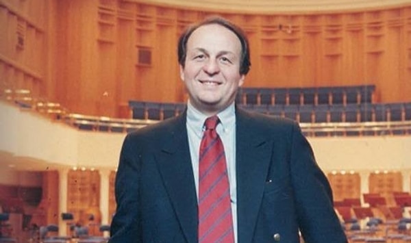 Bir dönem İstanbul Devlet Konservatuarı’nda Bölüm Başkanlığı ve Müdür olarak görev yapan, Ersin Onay hayatını kaybetti.