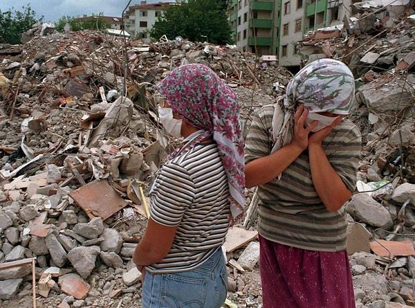 Cumhurbaşkanı Recep Tayyip Erdoğan, “1999 Marmara depreminde yönetimde ‘şu andaki CHP’ olduğunu” iddia etti.