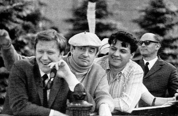 20. Андрей Миронов, Марк Захаров и Александр Ширвиндт.