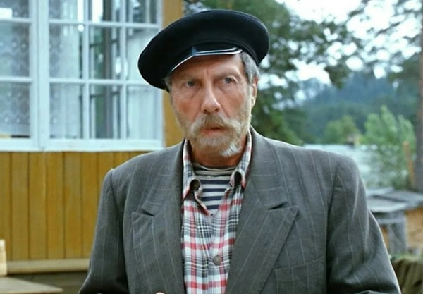 3. Как зовут актера?