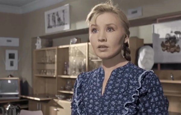 5. Как зовут актрису?