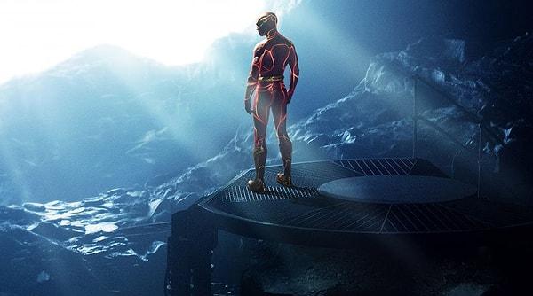 Flash'in ailesini kurtarmak için geçmişe gitmesini ve çoklu evrenler arasındaki dengeyi bozmasını konu alan The Flash'ta,
