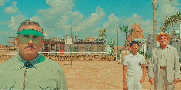 У персонажей разные акценты, характеры и имена.