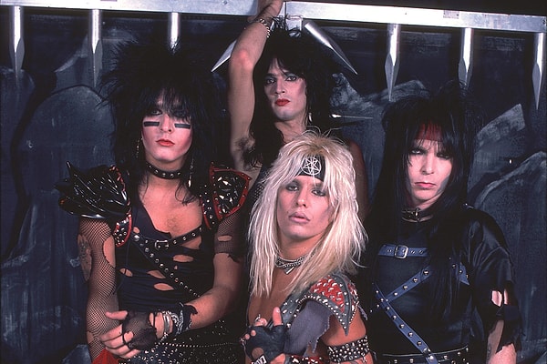 Mötley Crüe'nun 2008'de yayınlanan son albümünün ismi Saints of Los Angeles'tır.