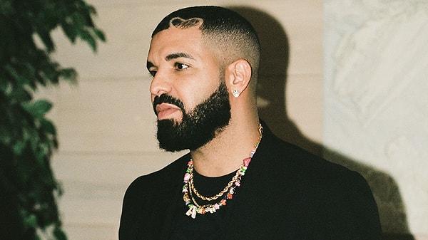 Ünlü şarkıcı Drake çoğumuzun kalbinde taht kurmuş büyük hayran kitlesine sahip isimlerden biri.
