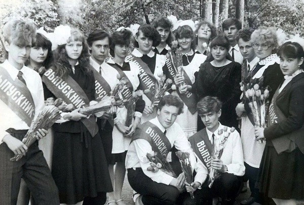 17. Выпускники школы (1980-е годы).