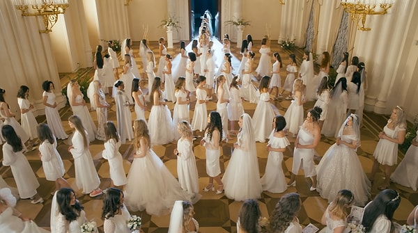 Многие пользователи сети обвинили певца обвинили певца в пропаганде многоженства, неуважительном отношении к женщинам и подрыве традиционных ценностей