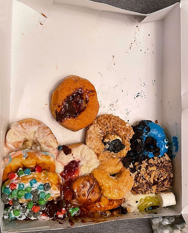 13. «Мой муж нес пончики вертикально»