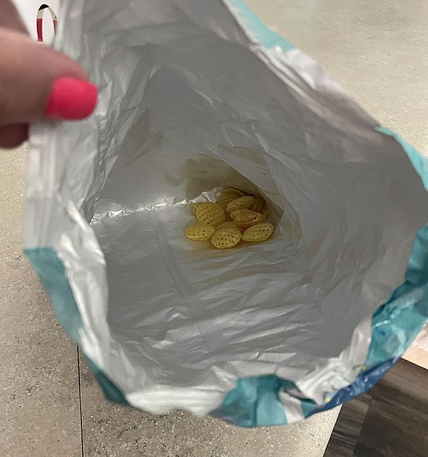 21. «Я злилась на своего парня, потому что он съедал все и не покупал замену. Вот его решение»